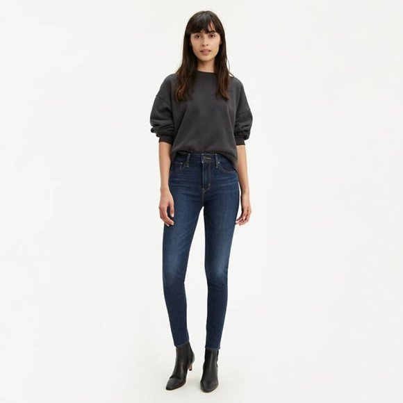 Levis Womens 72 Skinny Jeans Smooth It 